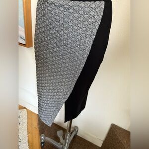 ANTHROPOLOGIE HD IN PARIS Black & Gray Asymmetrical Skirt, SZ 6